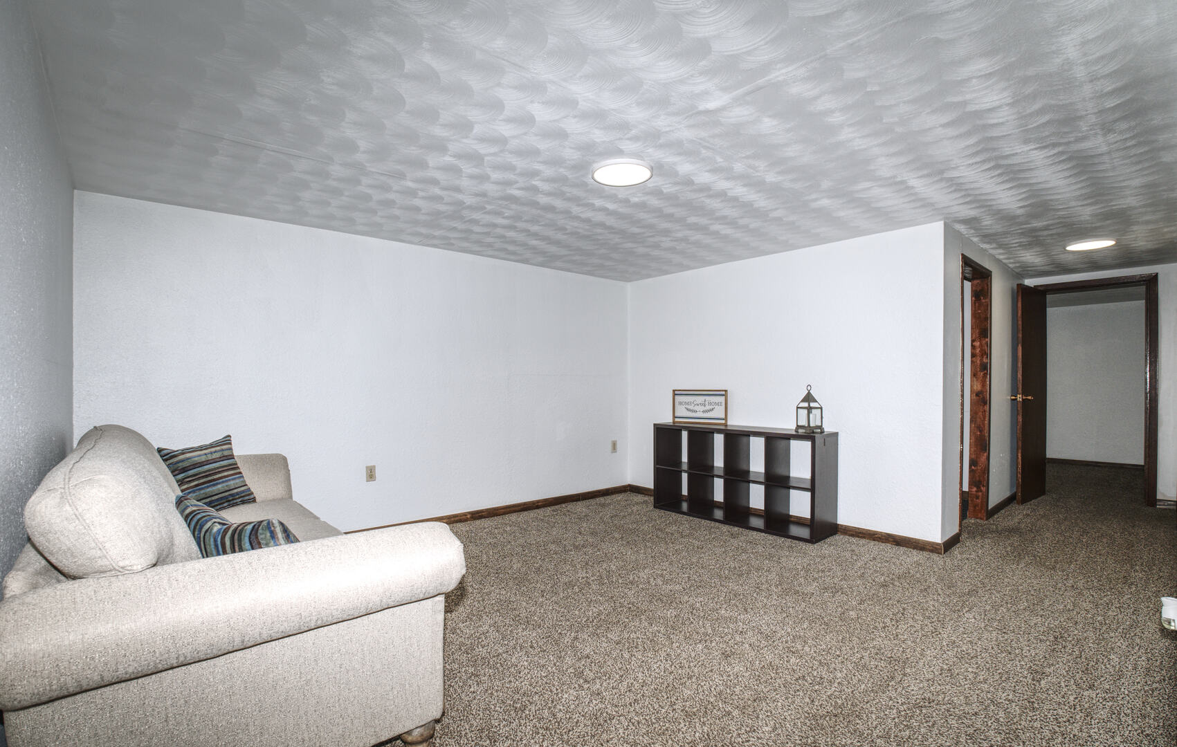 1010 Middle Road Property Photo 10