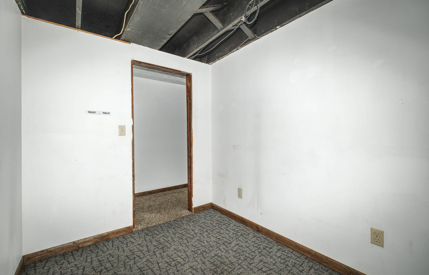 1010 Middle Road Property Photo 15