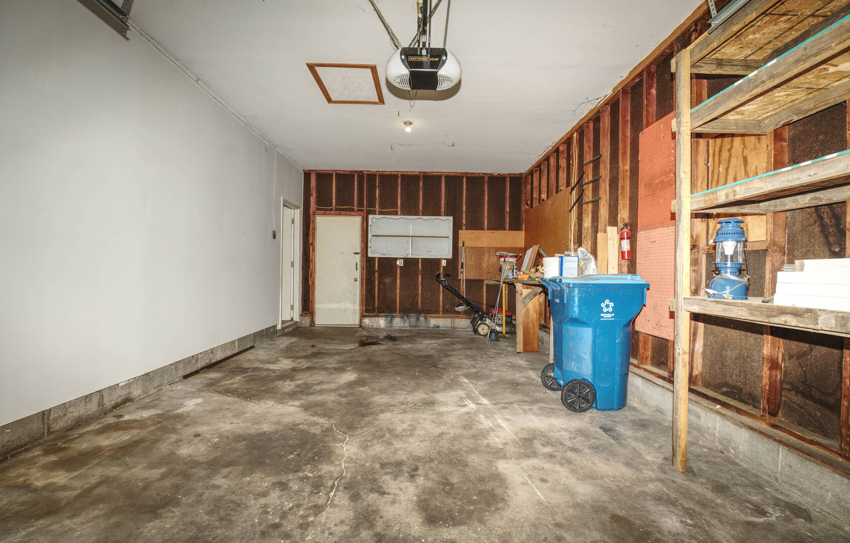 1010 Middle Road Property Photo 17