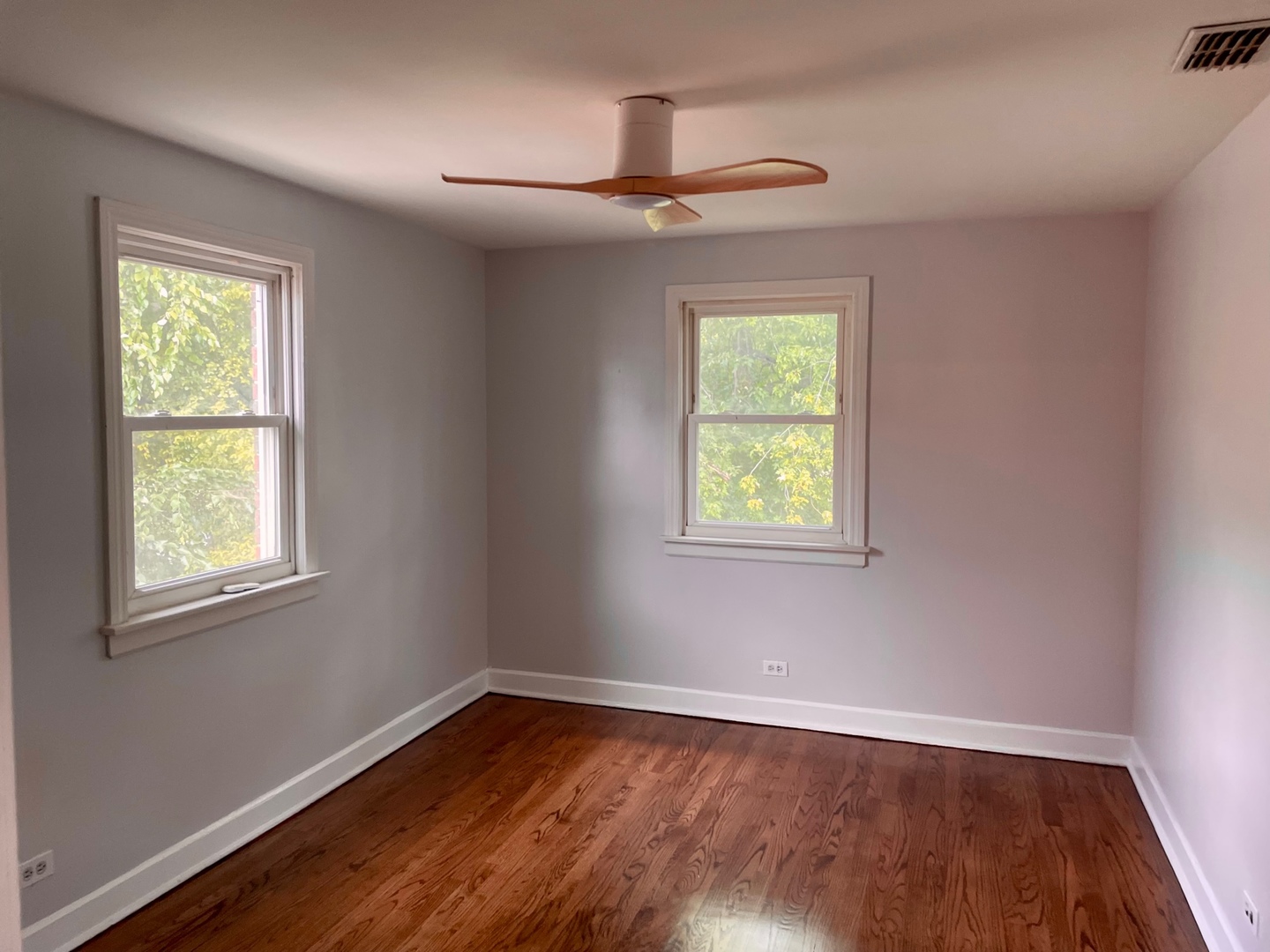 1122 N Harlem Avenue A Property Photo 7