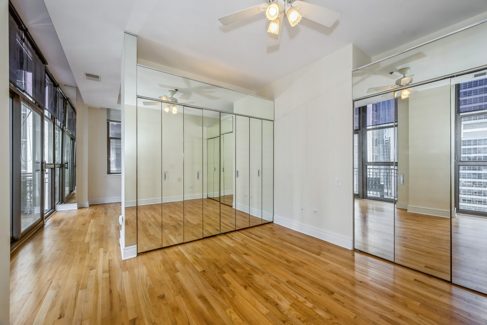 212 W Washington Street 1012 Property Photo 9