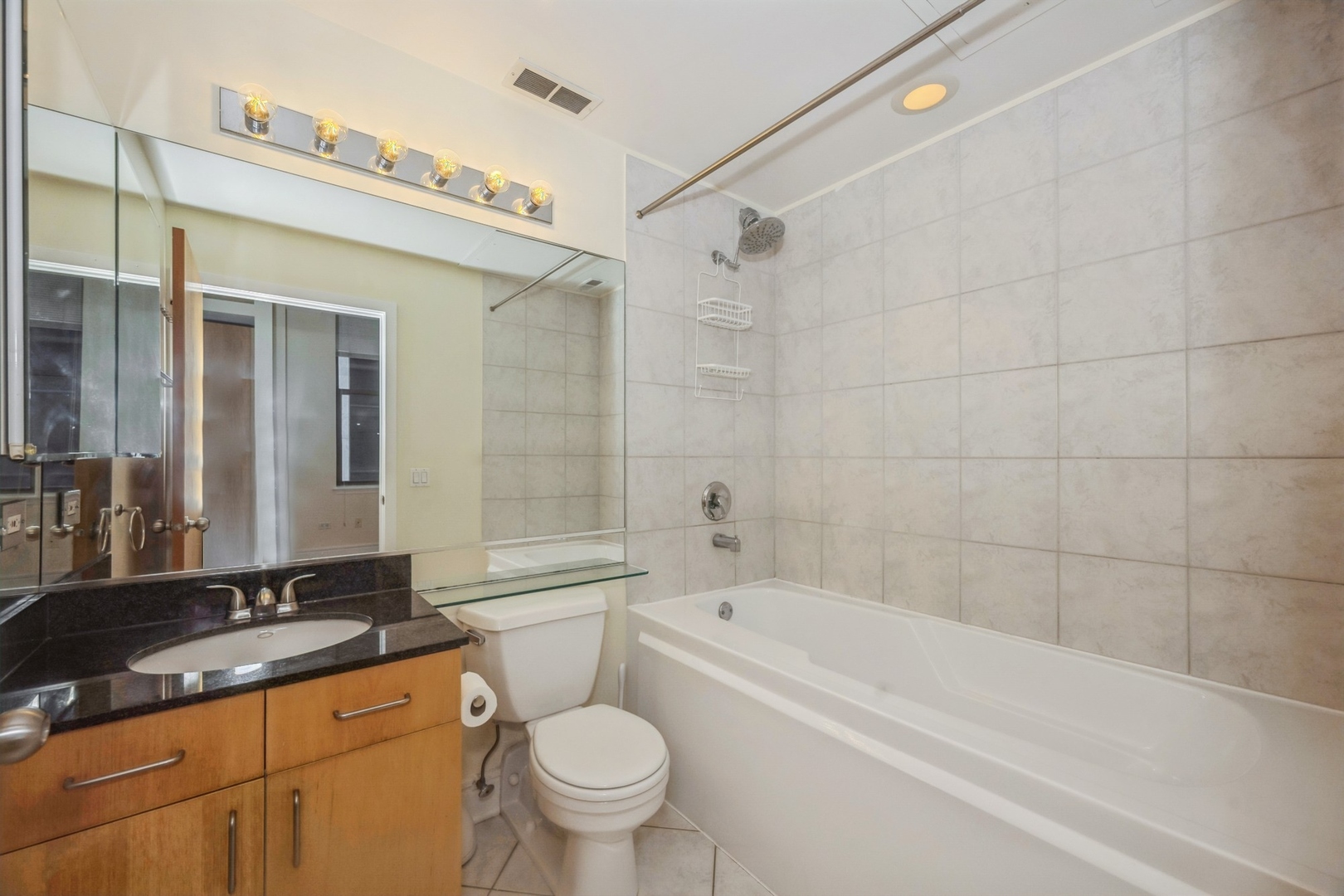 212 W Washington Street 1012 Property Photo 10
