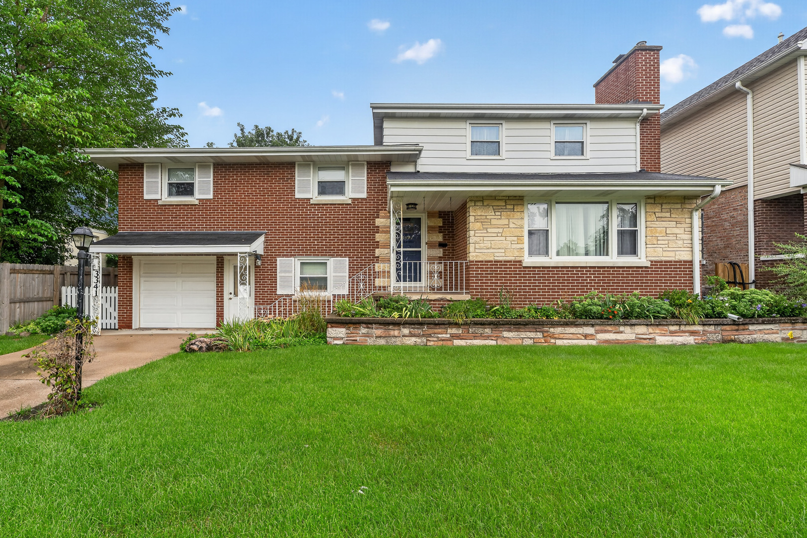 3341 Prairie Avenue Property Photo 1