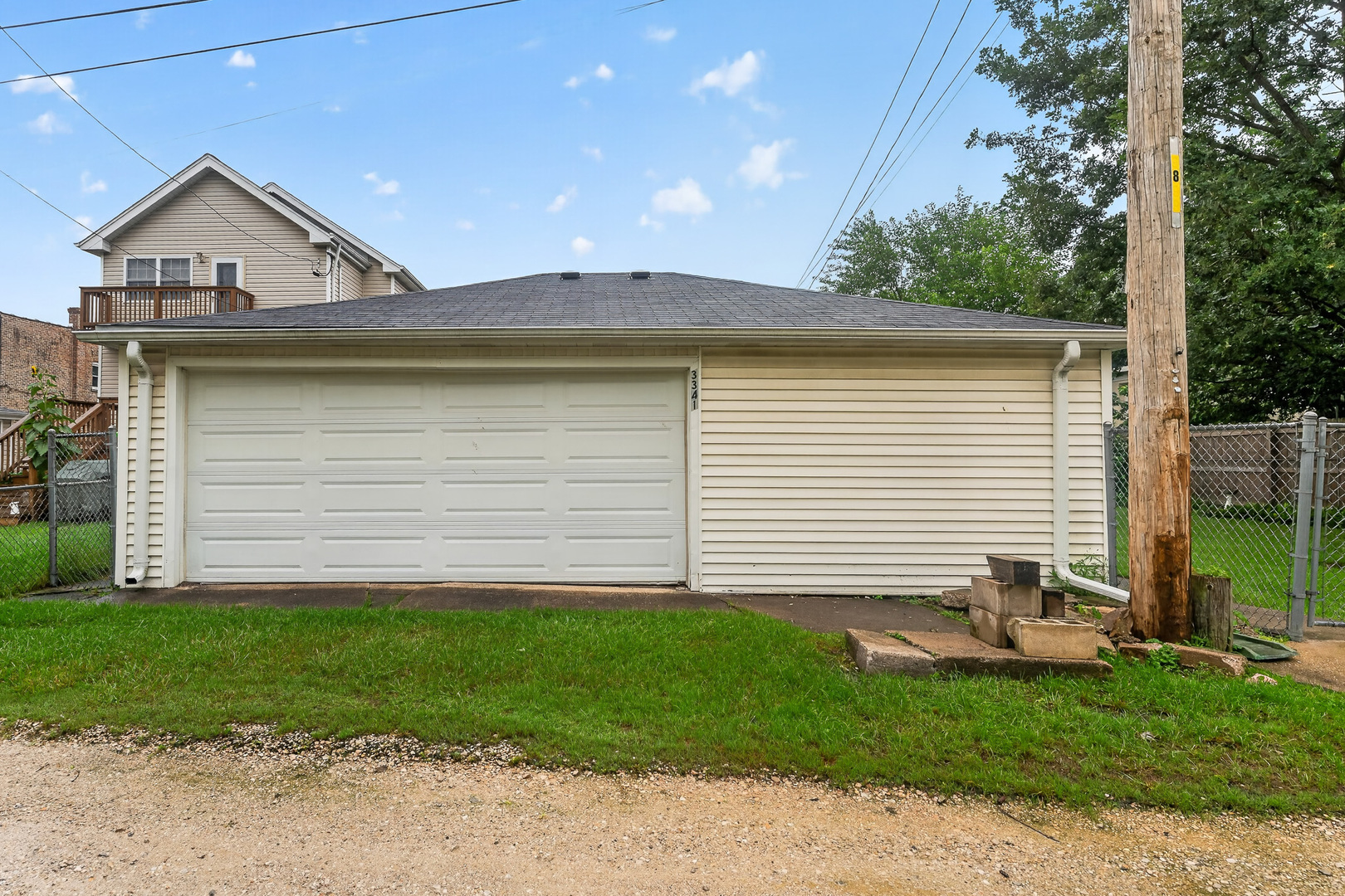 3341 Prairie Avenue Property Photo 2