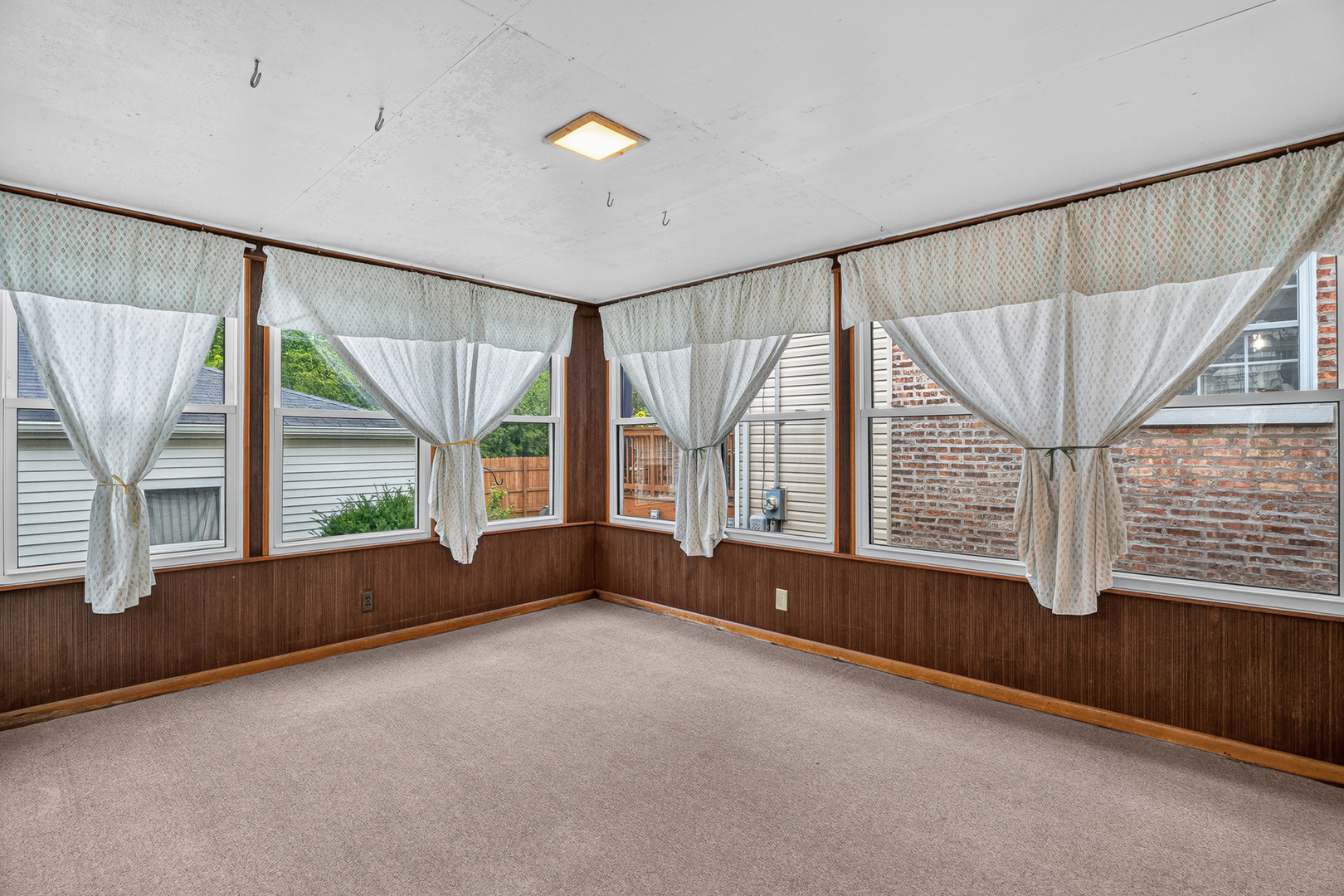 3341 Prairie Avenue Property Photo 9