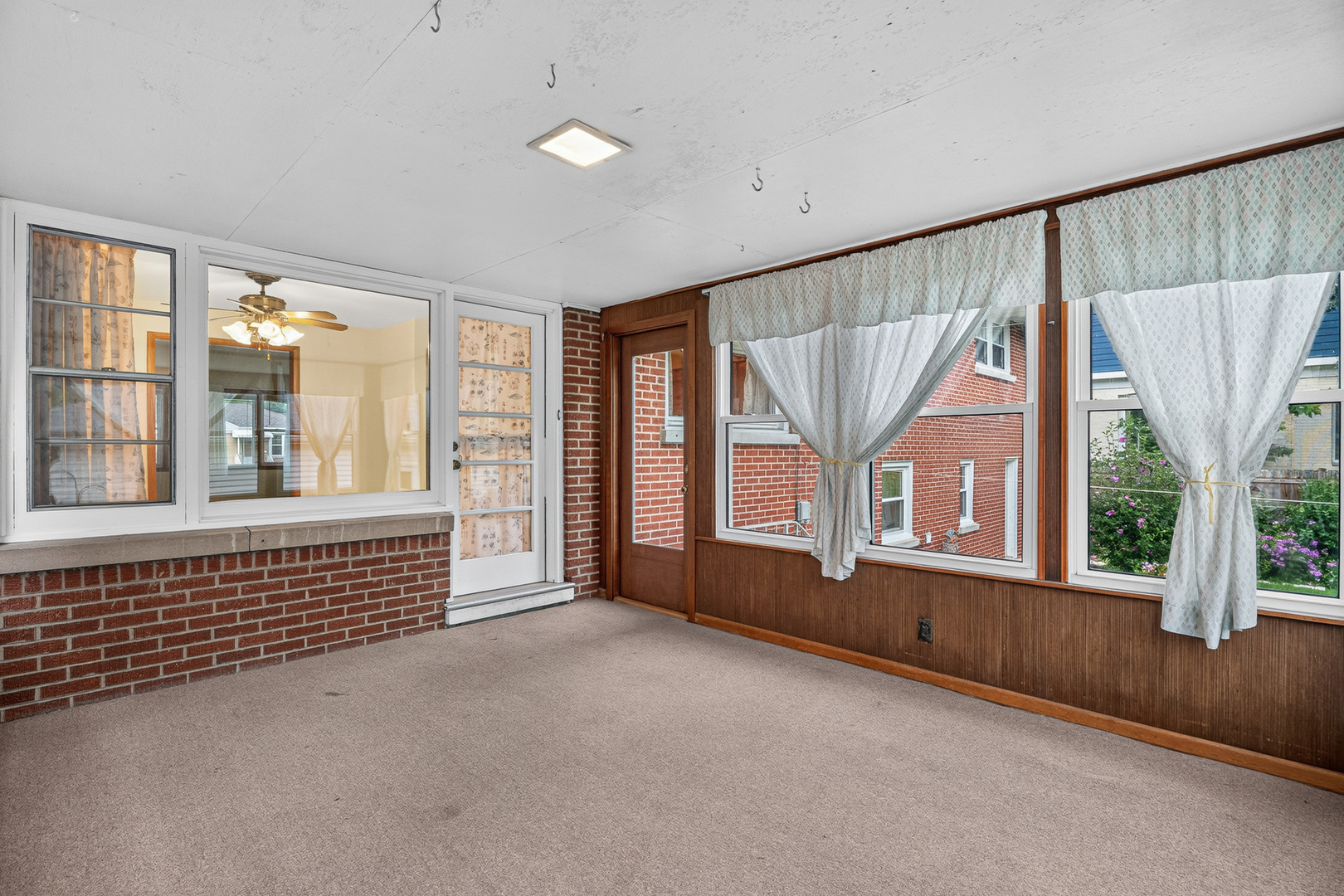 3341 Prairie Avenue Property Photo 10
