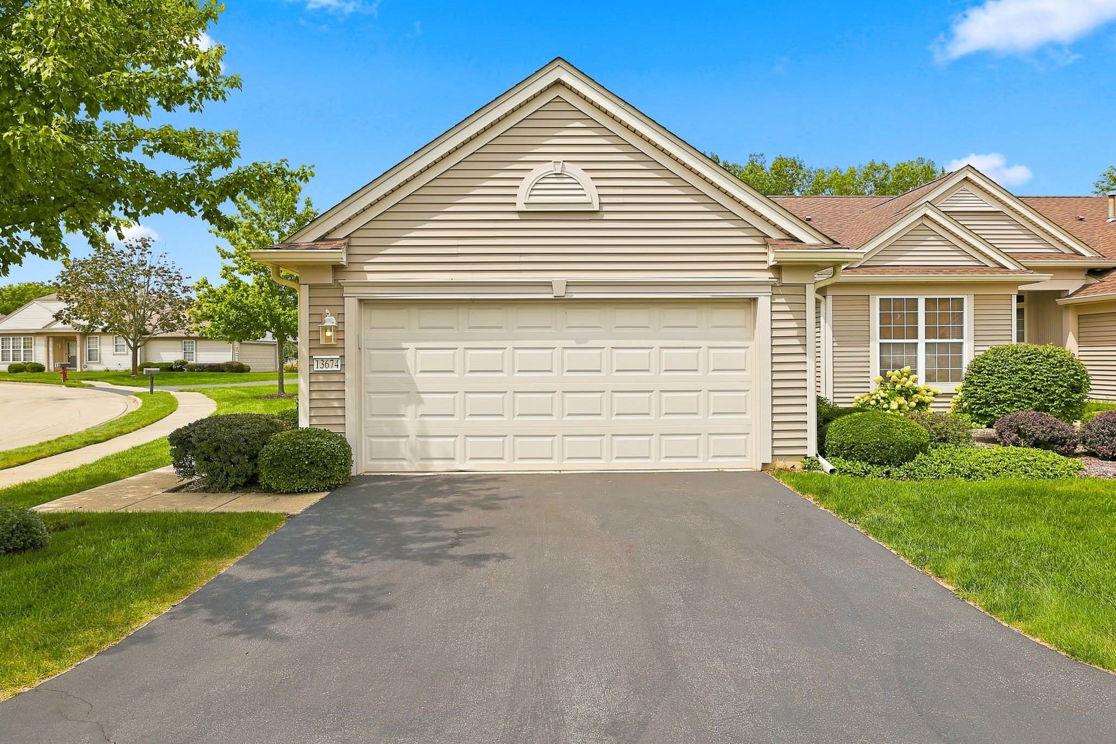 13674 Penefield Lane Property Photo 3