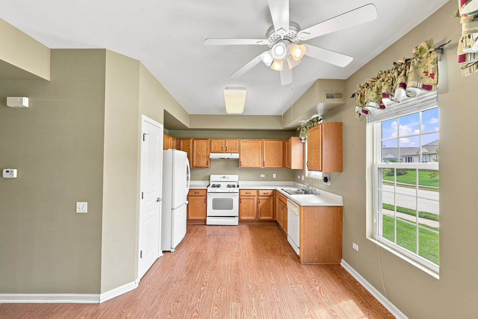13674 Penefield Lane Property Photo 8