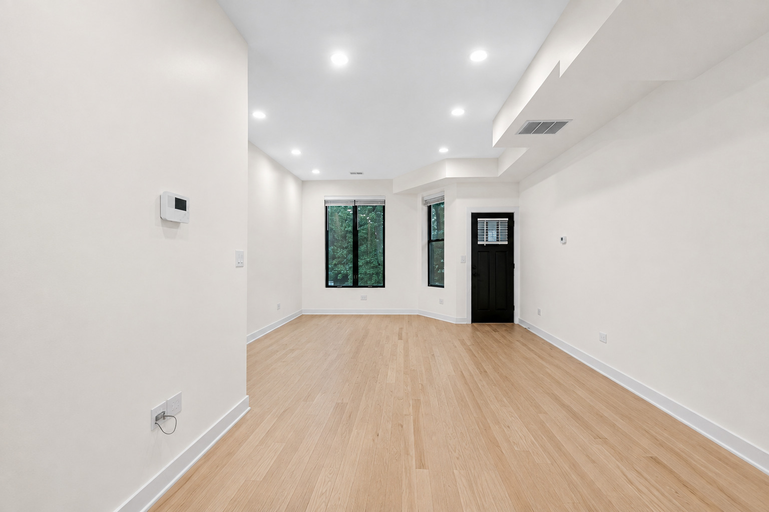 6148 S Ingleside Avenue Property Photo 4