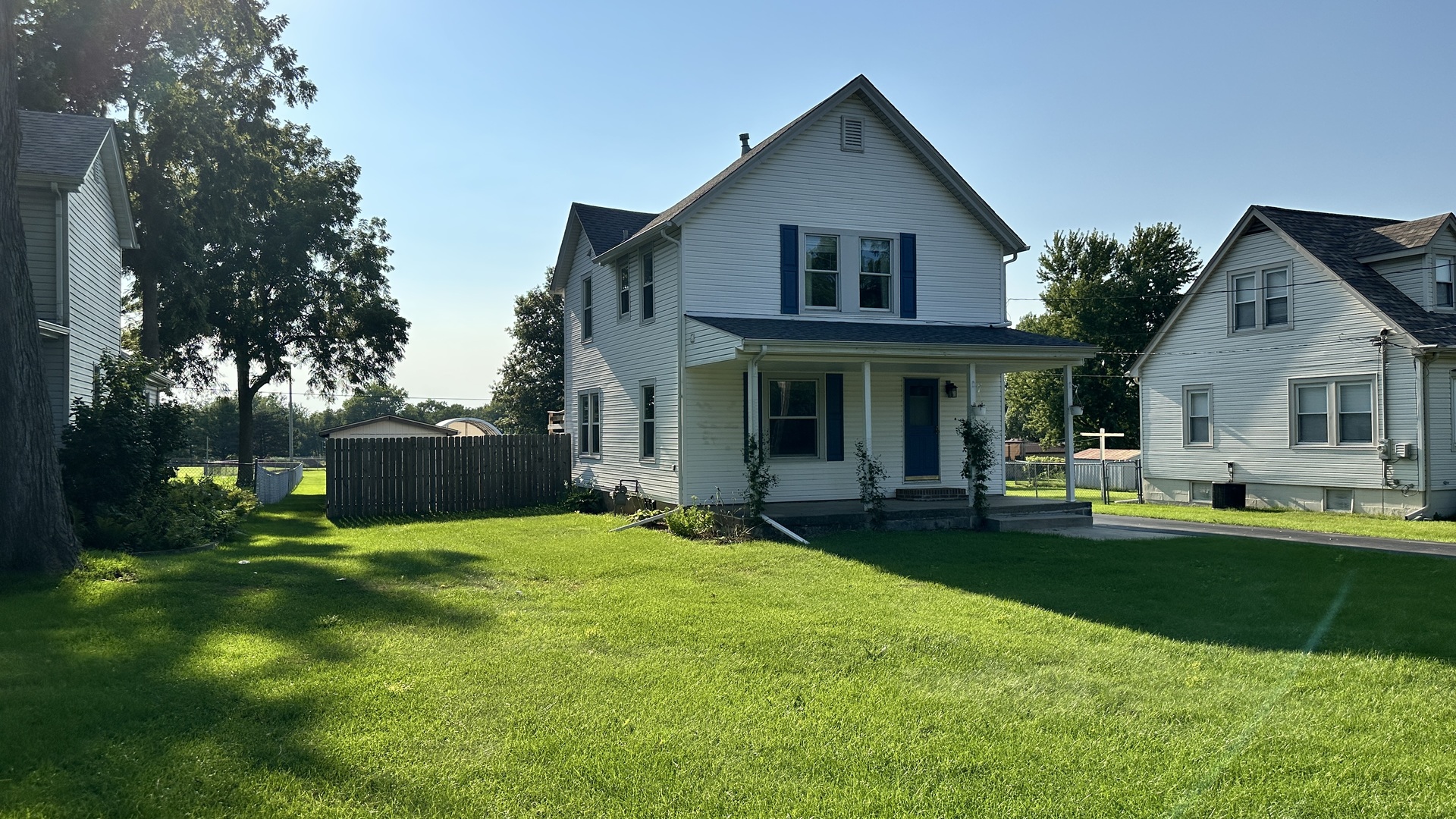 213 S Swift Street Property Photo 2