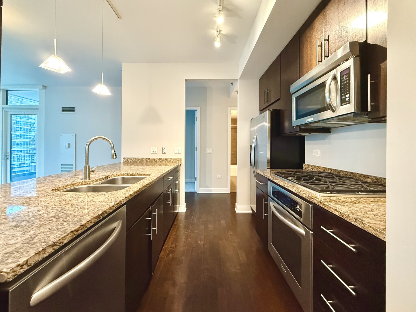 505 N Mcclurg Court 2501 Property Photo 12