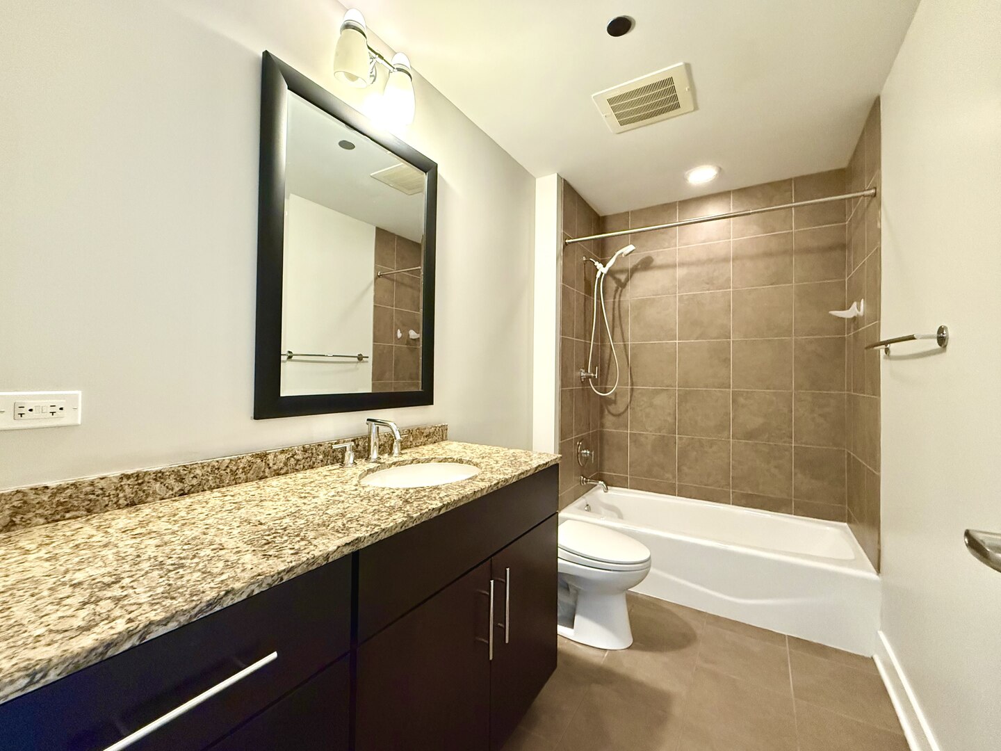 505 N Mcclurg Court 2501 Property Photo 21