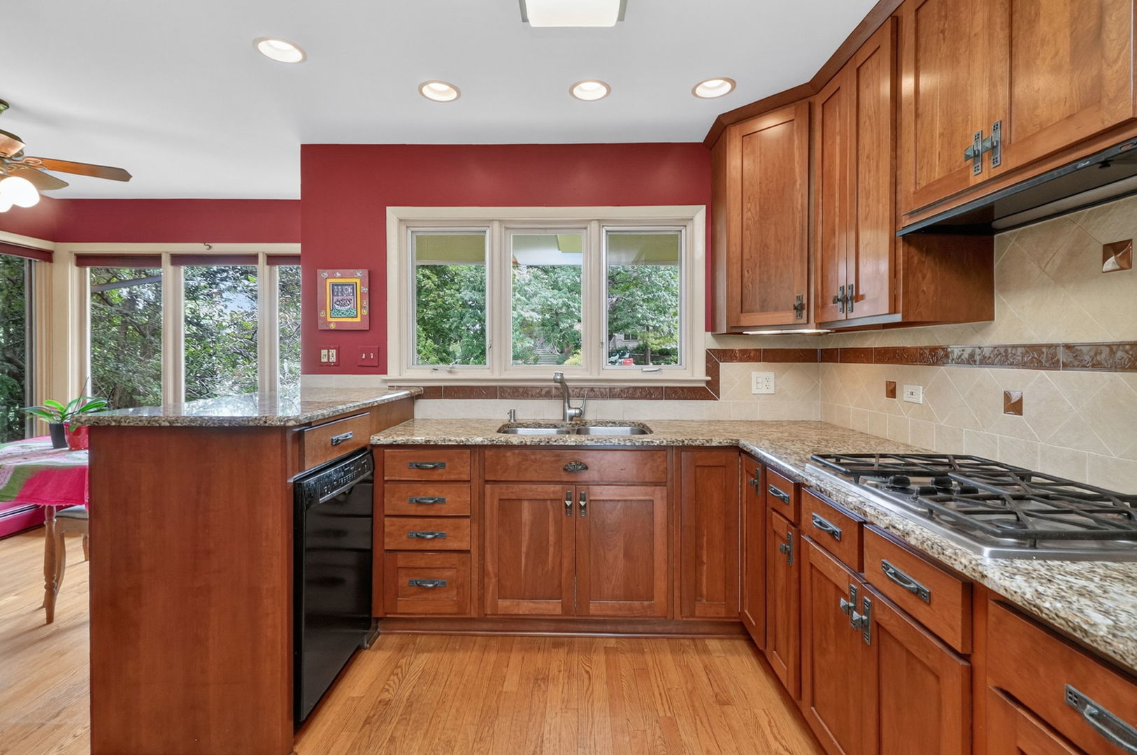 3700 Douglas Road Property Photo 11