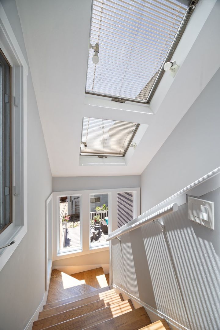 2215 W Roscoe Street Property Photo 16