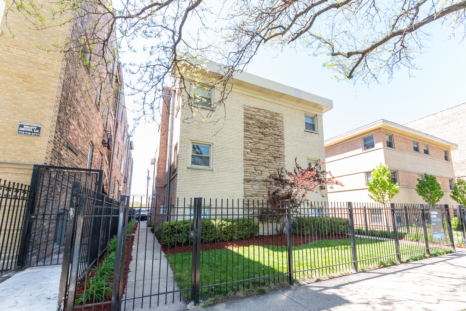 4540 N Wolcott Avenue 2E Property Photo 1