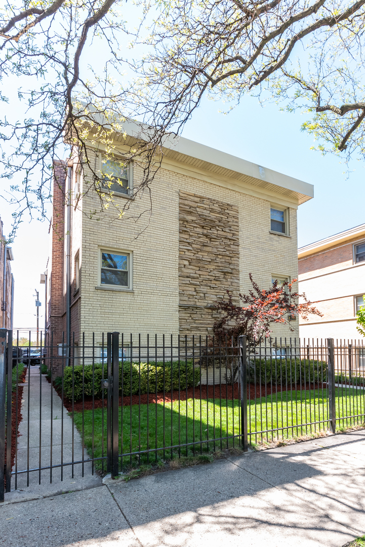 4540 N Wolcott Avenue 2e Property Photo 2