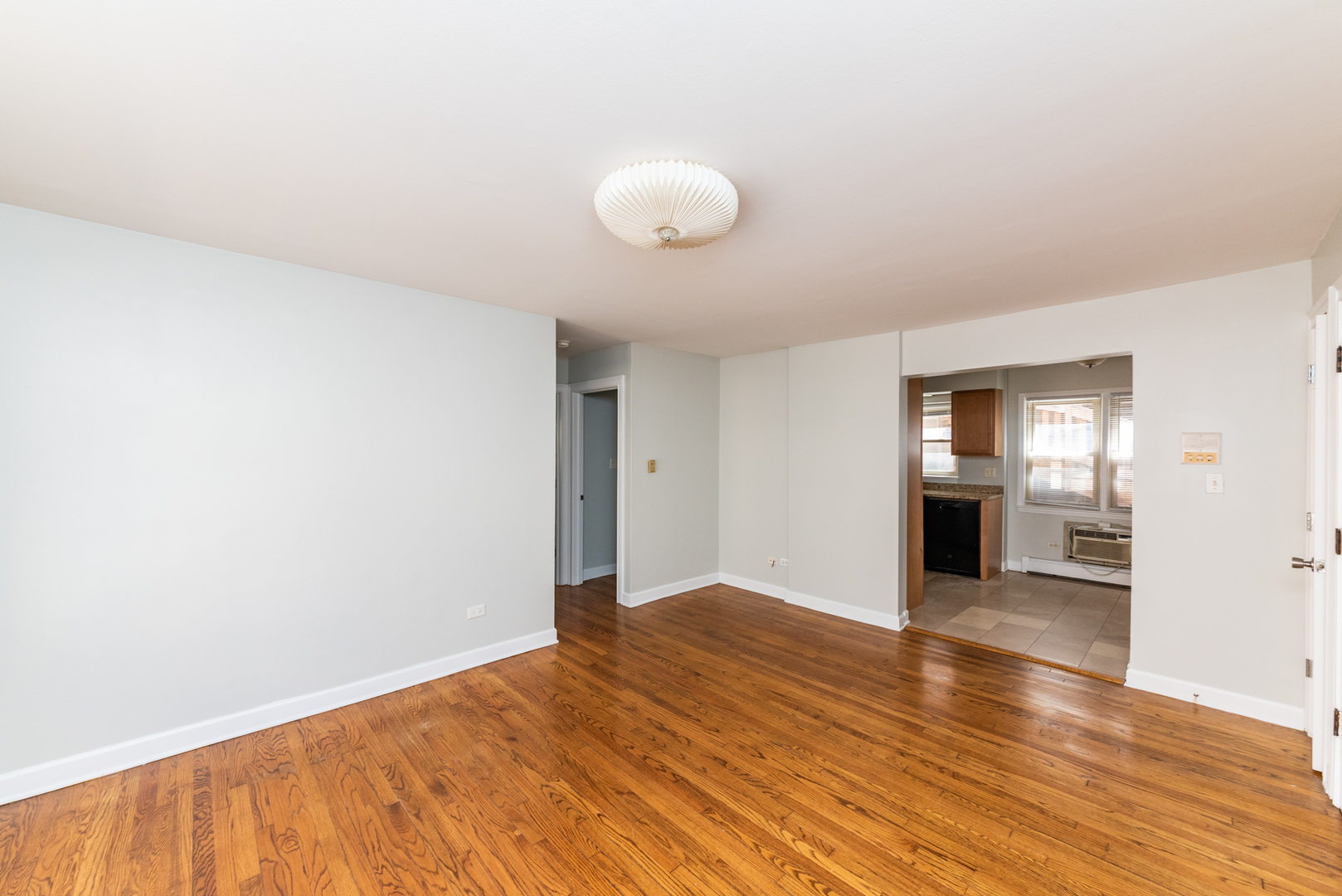 4540 N Wolcott Avenue 2e Property Photo 3