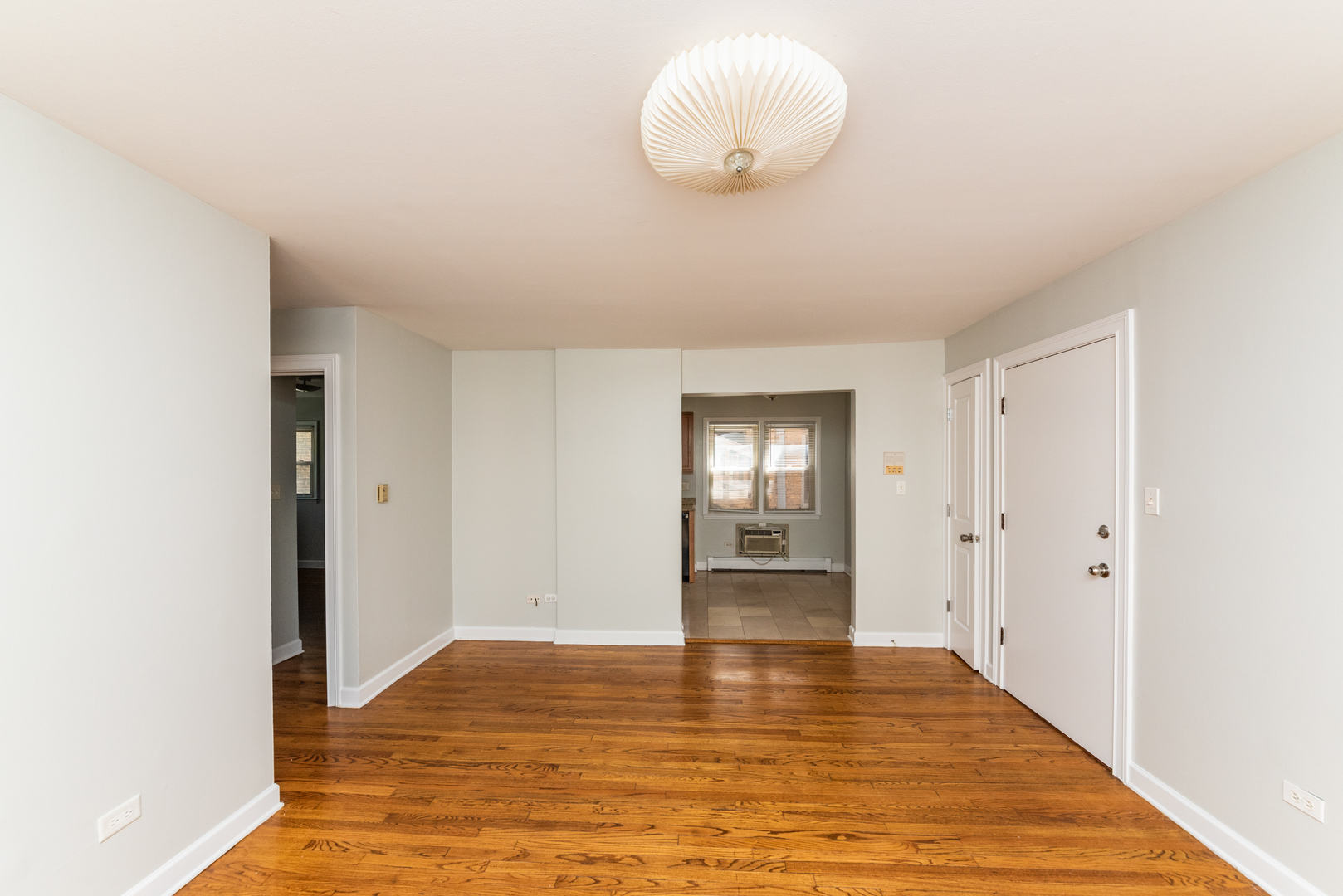 4540 N Wolcott Avenue 2e Property Photo 4
