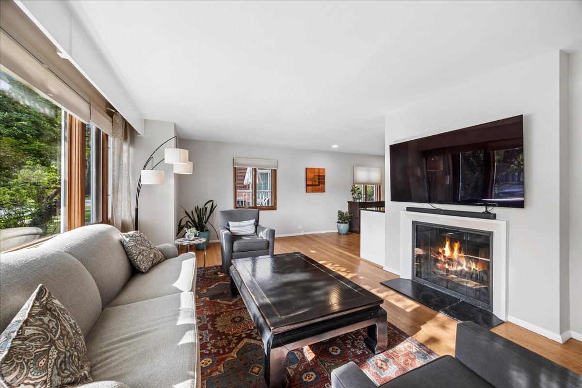 1100 N Oak Park Avenue Property Photo 3