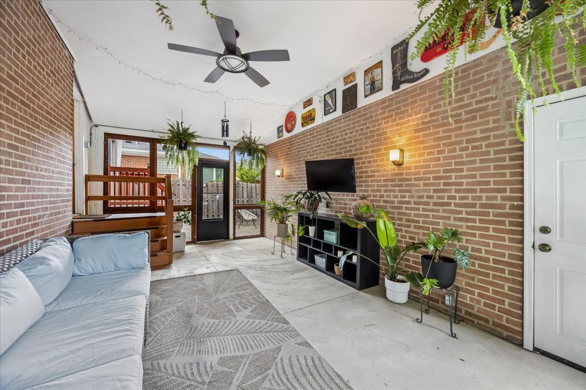 1100 N Oak Park Avenue Property Photo 36