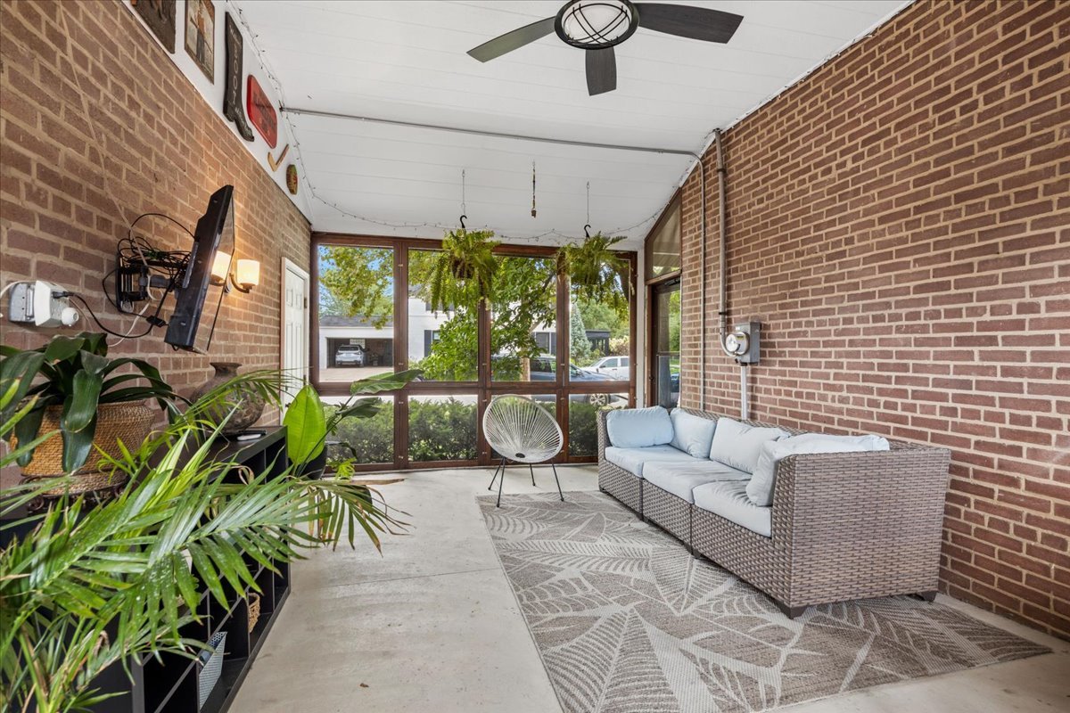 1100 N Oak Park Avenue Property Photo 37