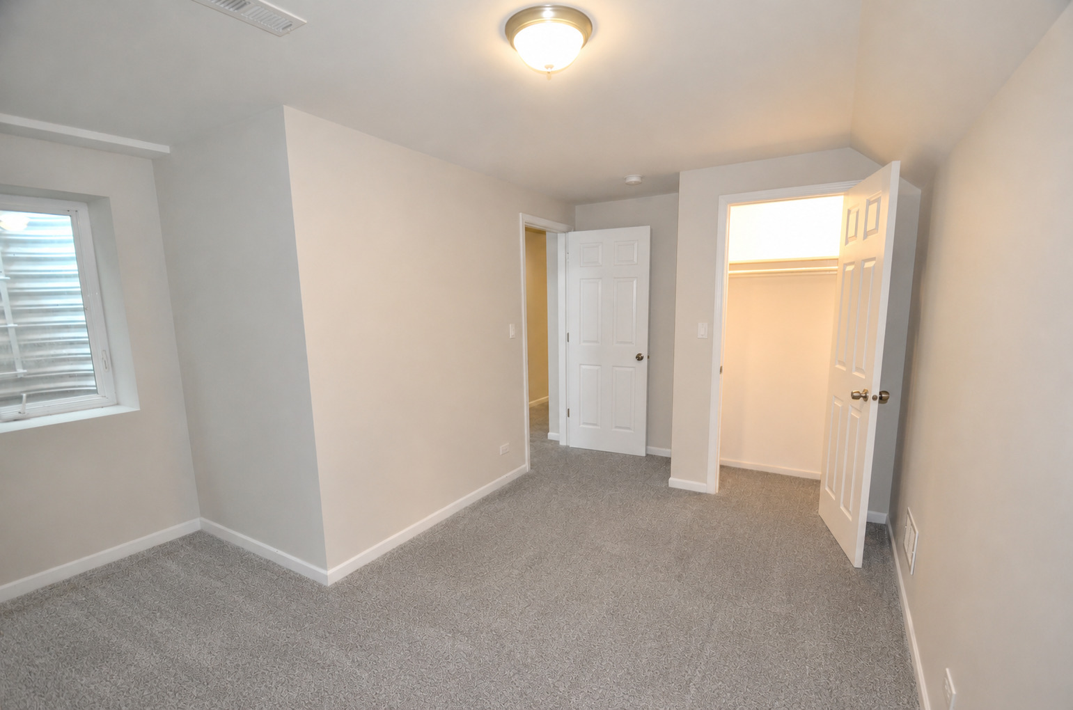 301 N Waukegan Road Property Photo 13