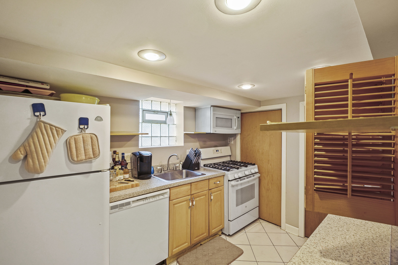 12731648 Property Photo 14