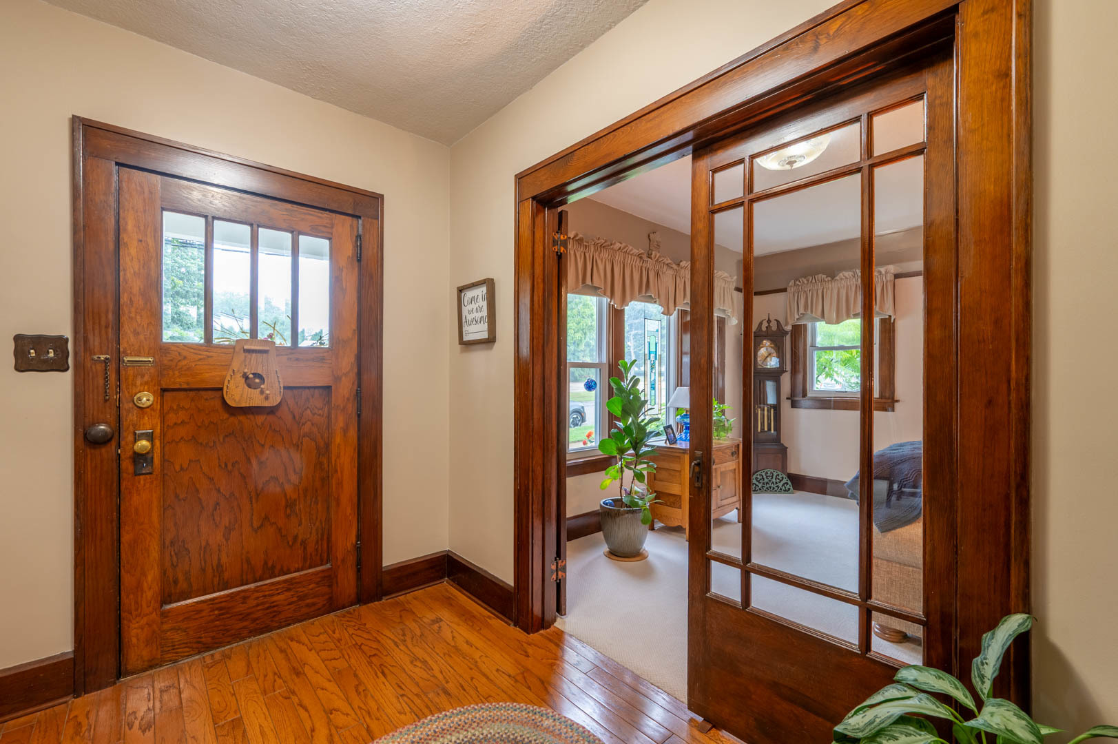 5 E Lincoln Street Property Photo 4