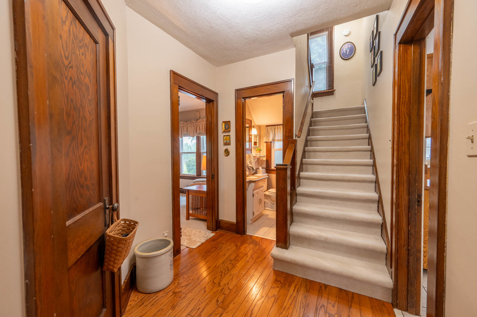 5 E Lincoln Street Property Photo 11