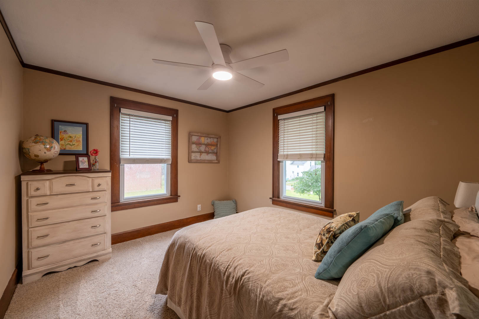 5 E Lincoln Street Property Photo 28