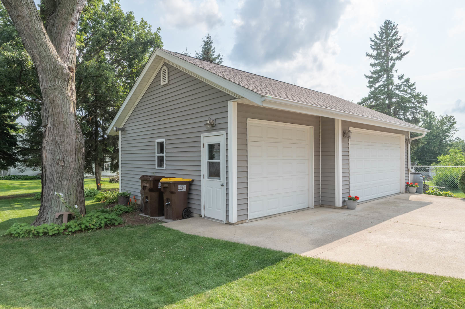 5 E Lincoln Street Property Photo 42