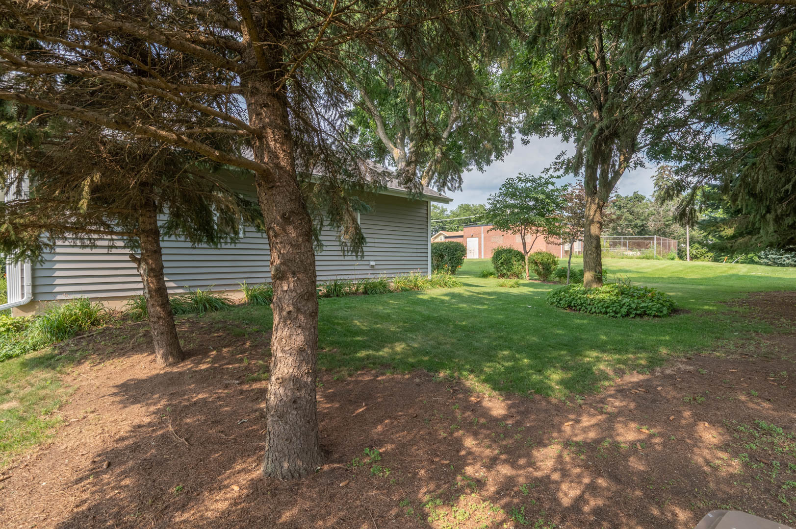 5 E Lincoln Street Property Photo 49