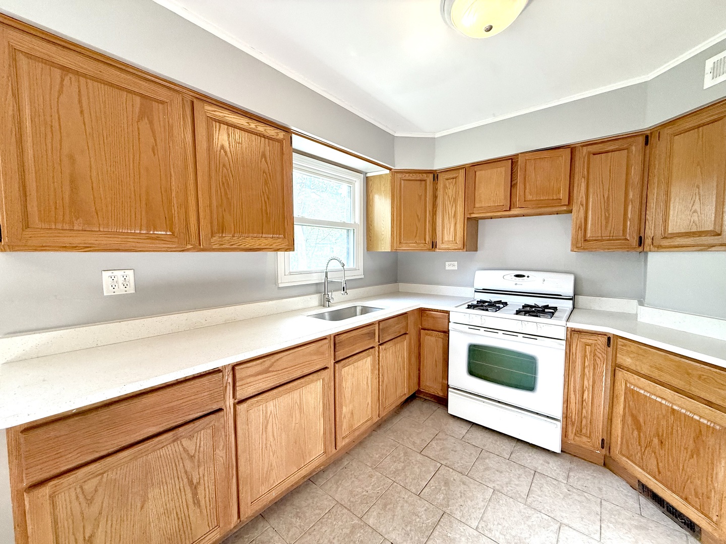 197 Washington Street Property Photo 4
