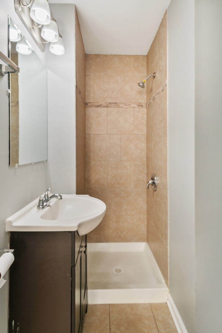 17306 Holmes Avenue Property Photo 13