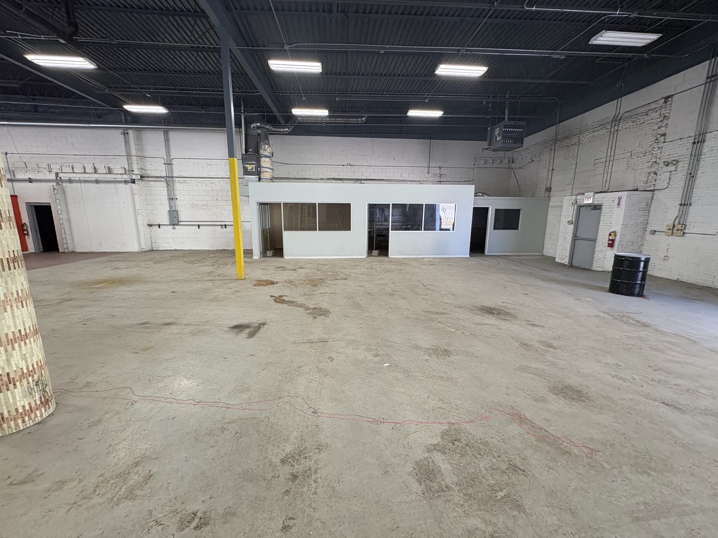 1850-60 N Elston Avenue Property Photo 3