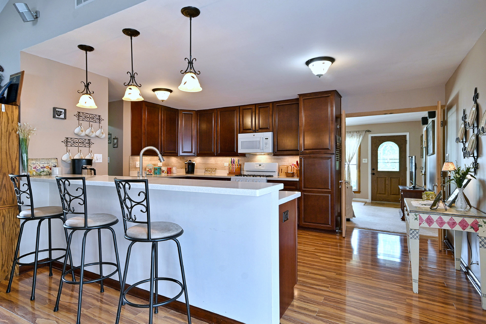 1157 Elmwood Lane Property Photo 4