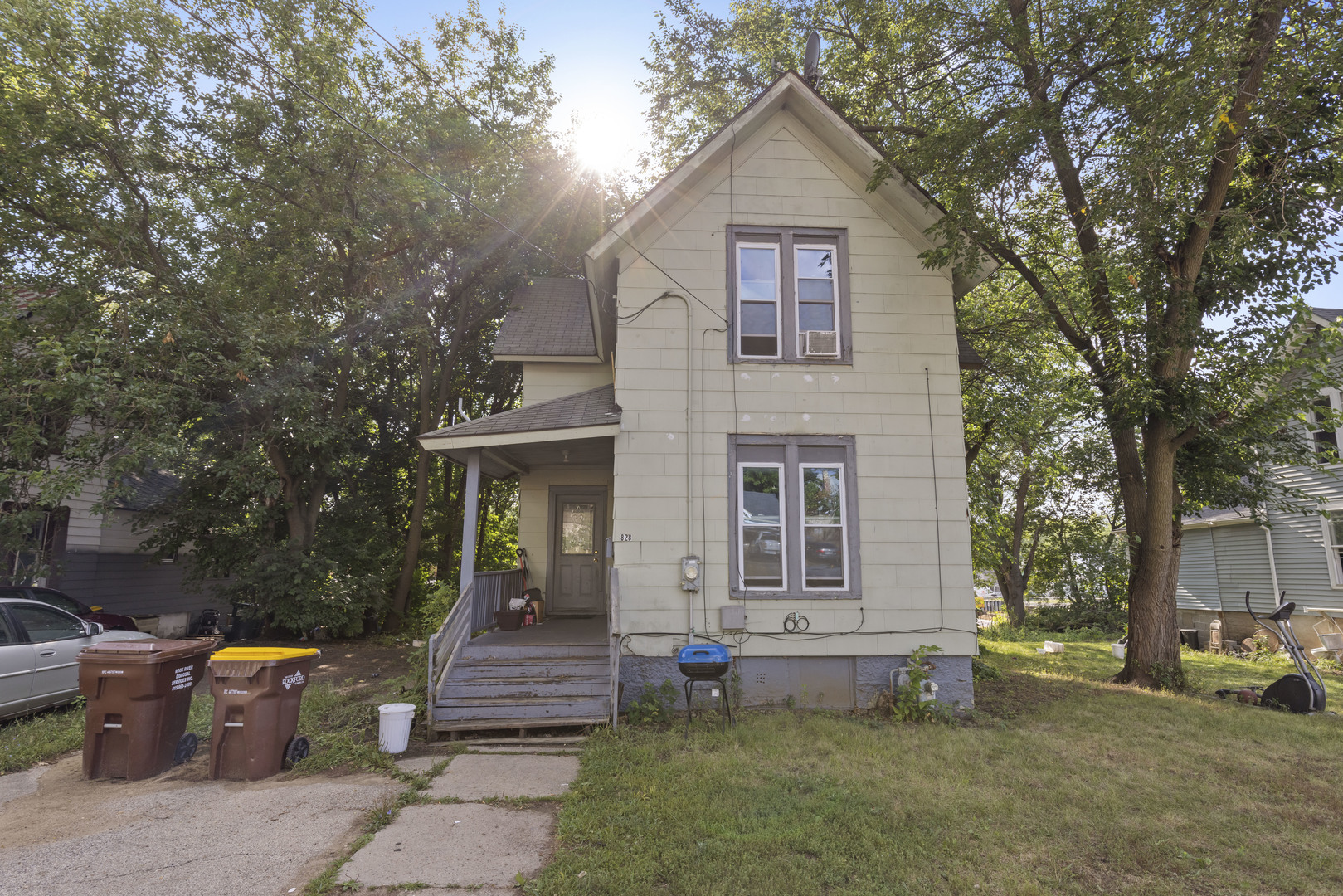 828 N Winnebago Street Property Photo 1