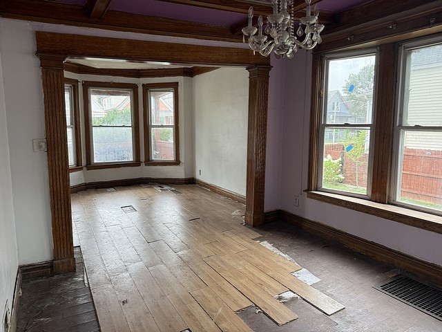 6610 S Oakley Avenue Property Photo 4
