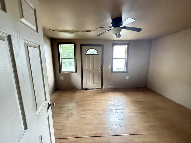 6610 S Oakley Avenue Property Photo 7