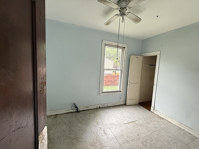 6610 S Oakley Avenue Property Photo 8