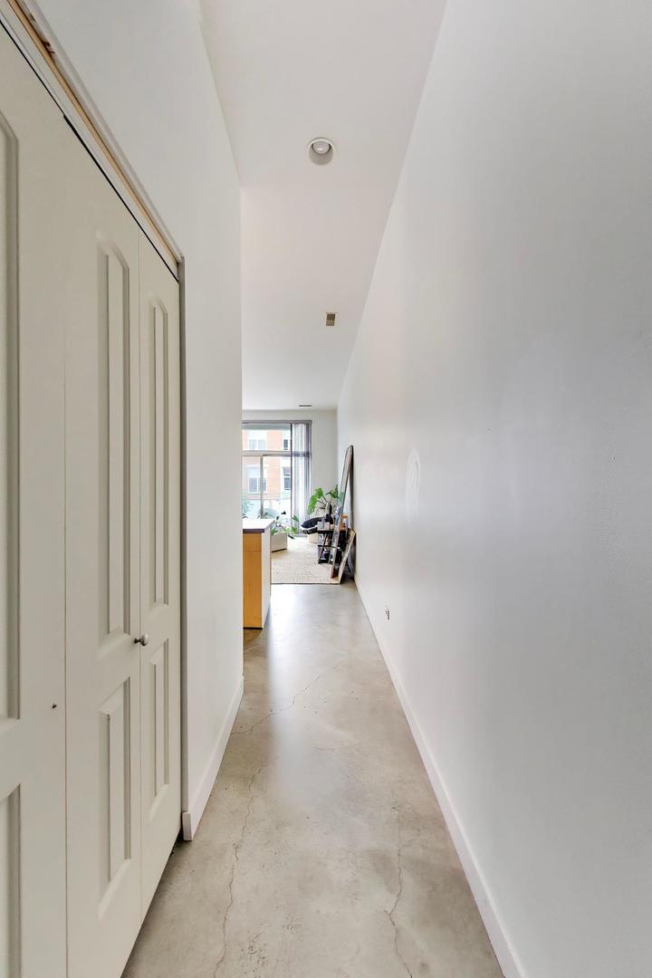 939 W Madison Street 504 Property Photo 11