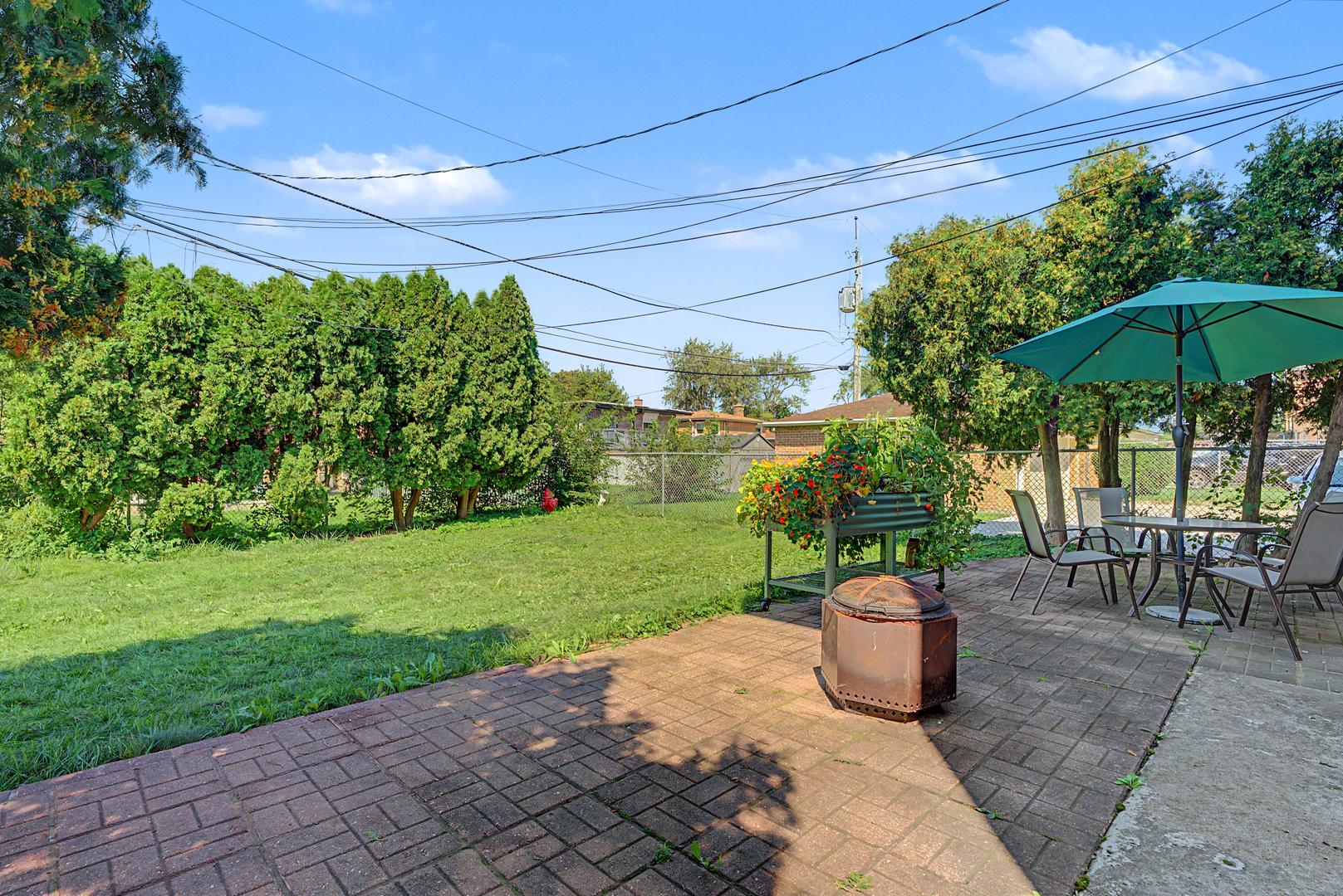 1630 E 92nd Place Property Photo 10