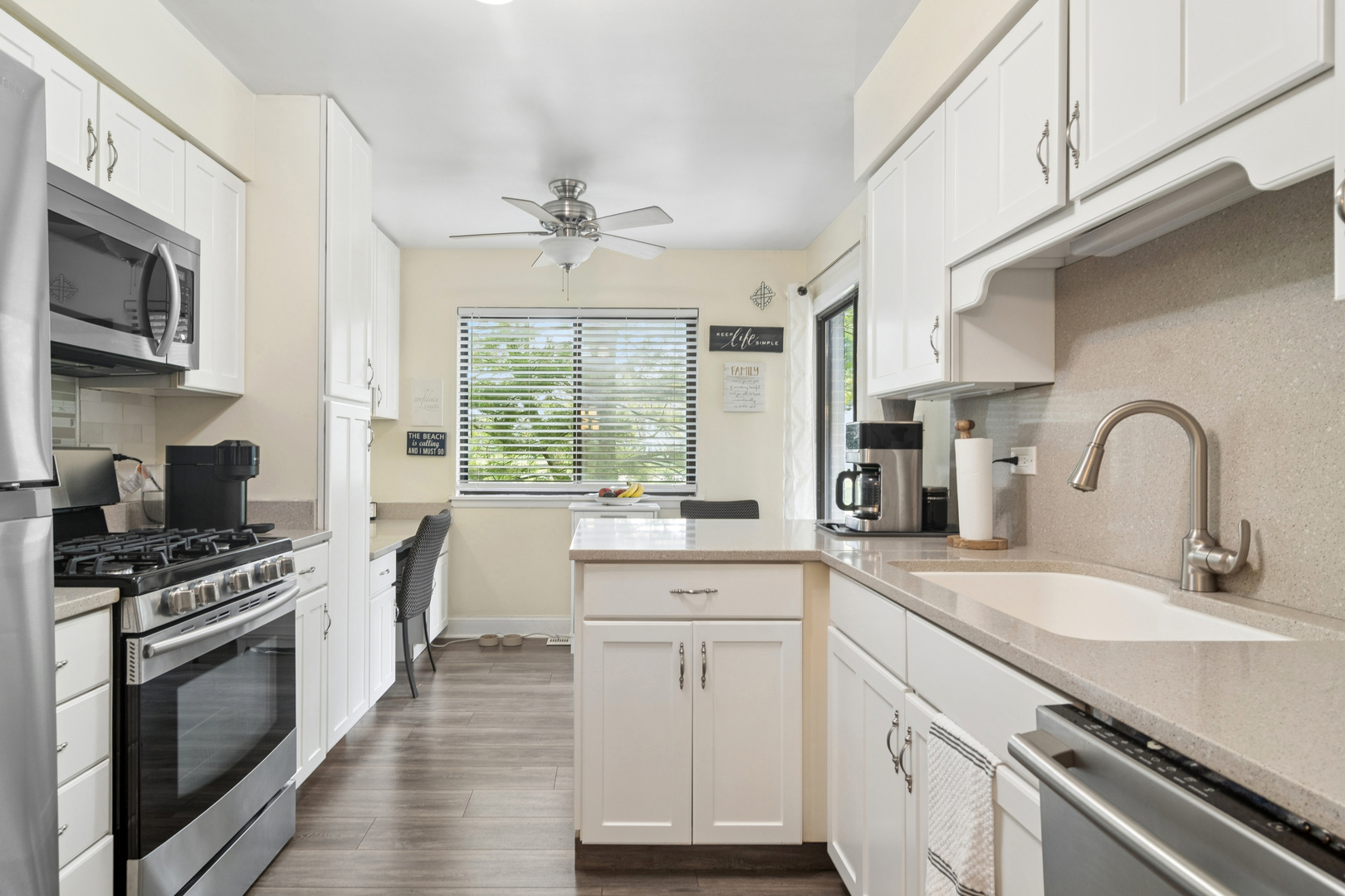 5160 Coventry Lane Property Photo 4