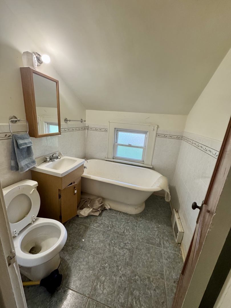 433 Hirsch Avenue Property Photo 13