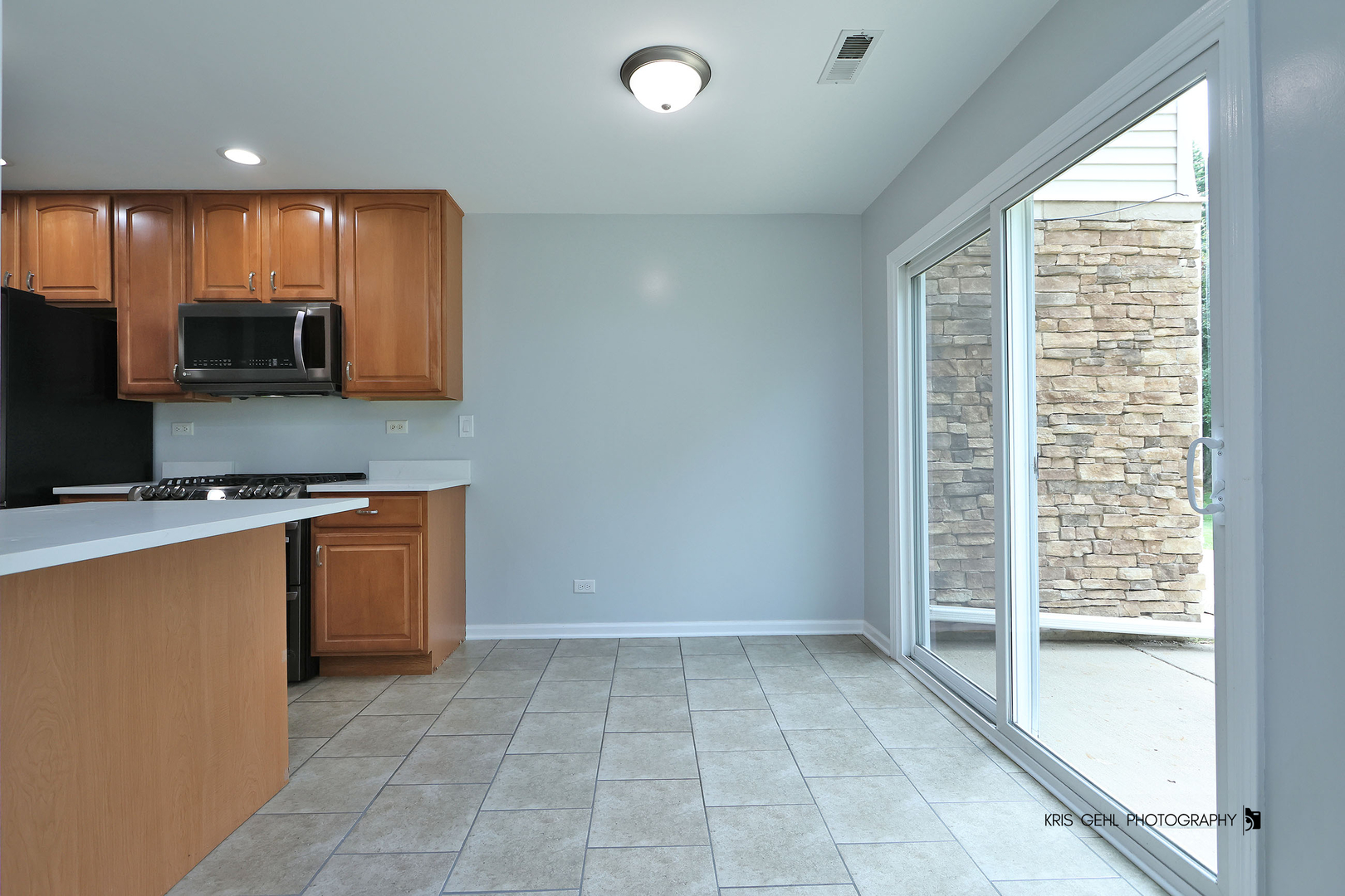 796 Pointe Drive 796 Property Photo 6