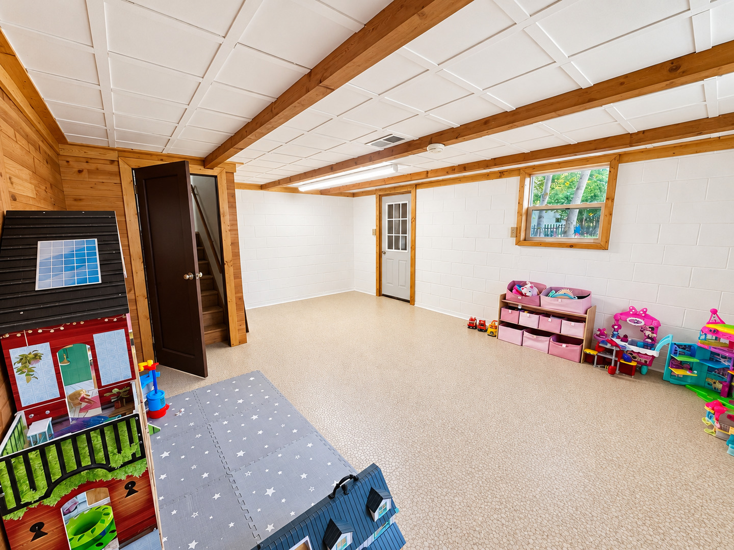 650 Erickson Drive Property Photo 17