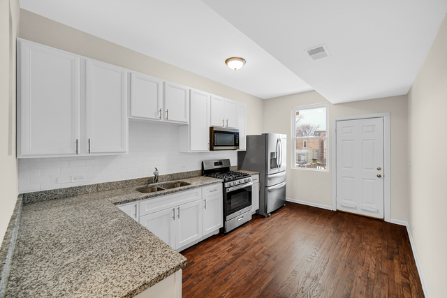 6520 S Ellis Avenue Property Photo 4