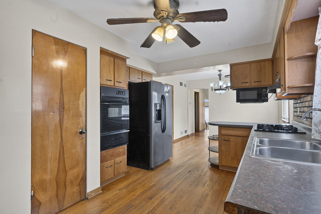 524 Hirsch Avenue Property Photo 10