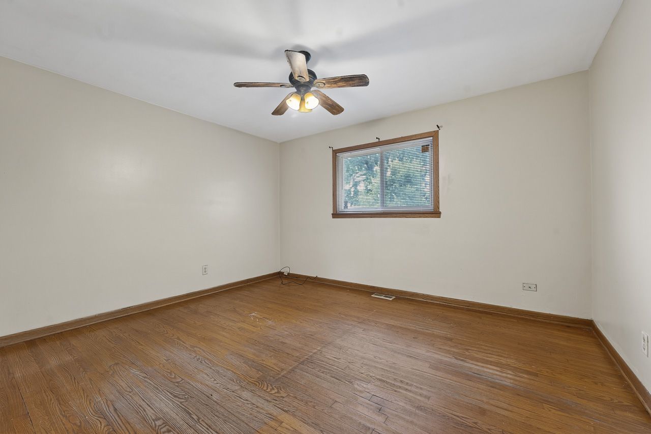 524 Hirsch Avenue Property Photo 11
