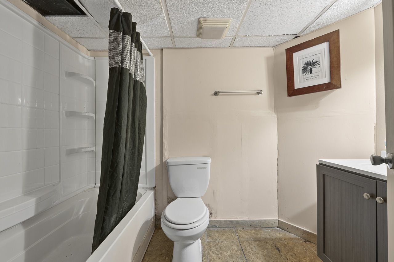 524 Hirsch Avenue Property Photo 18
